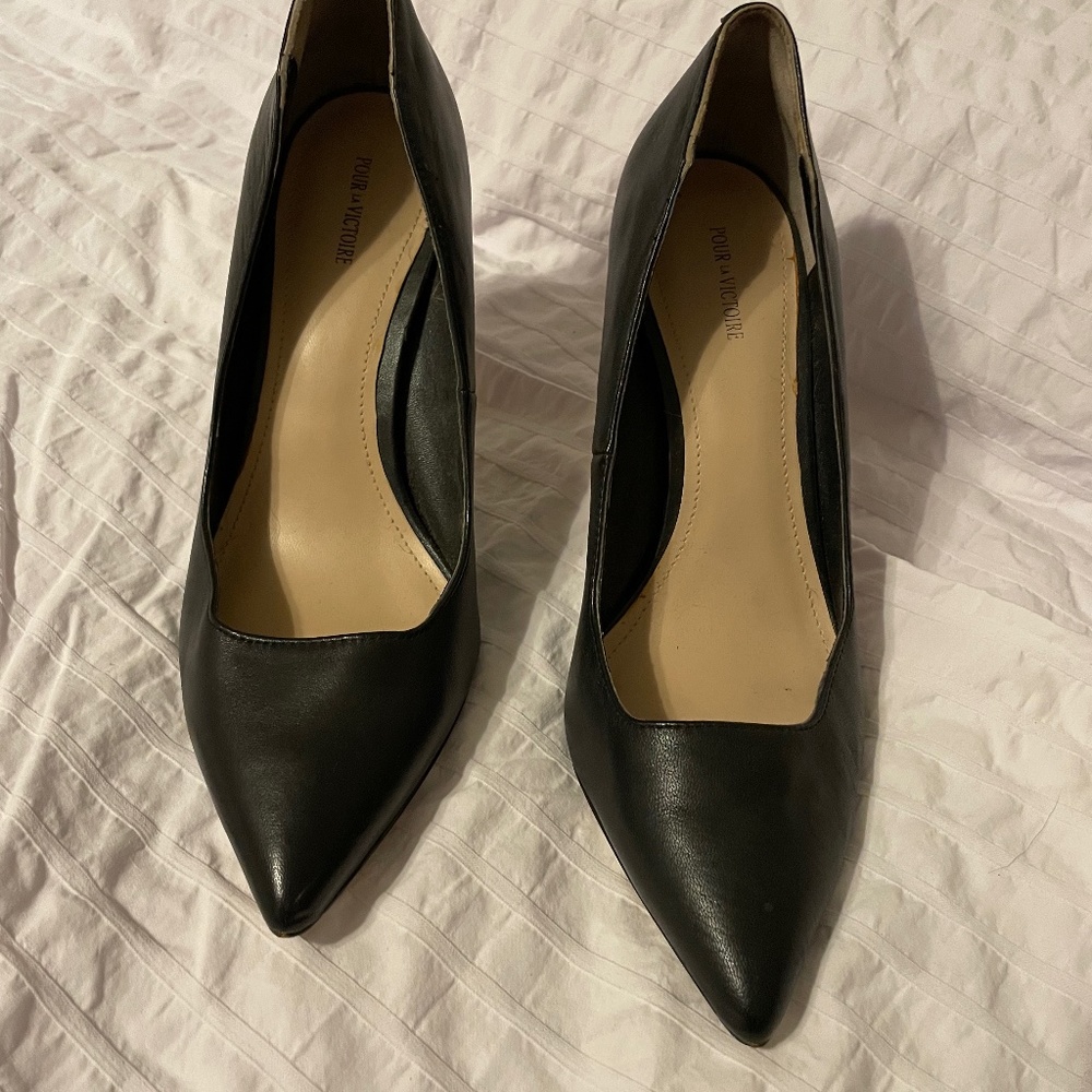 Pour la Victoire Pitanga black leather pumps women’s 8.5